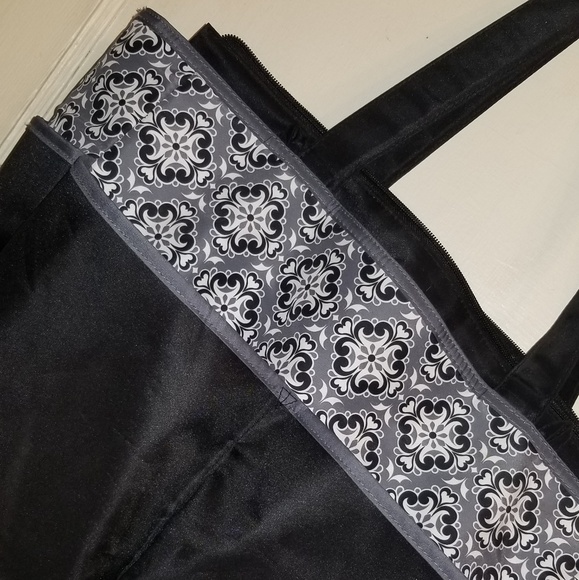 Koala Kids Handbags - KOALA BABY NWOT WHITE & BLACK DAMASK DIAPER BAG